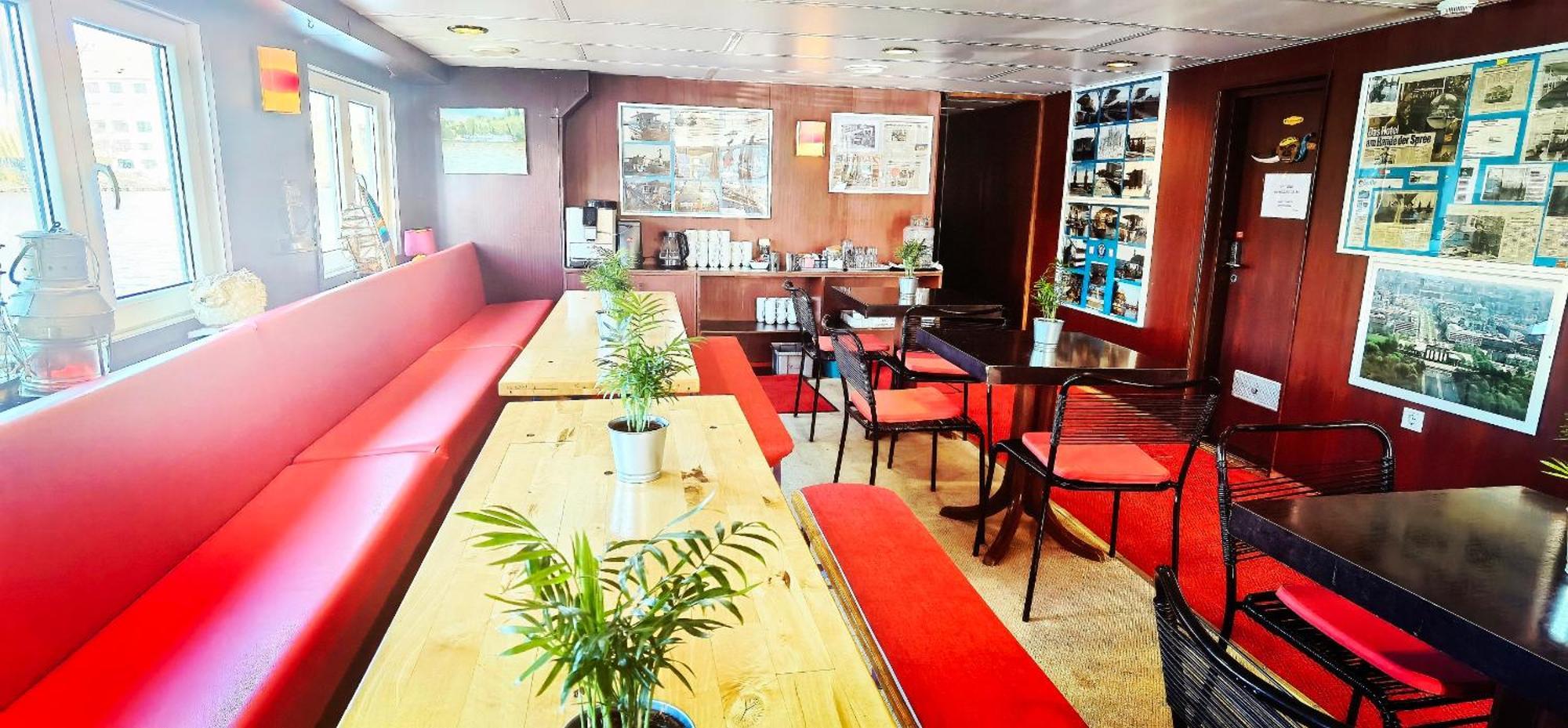 Shipotel-berlin Gmbh, Shipotel Eastern & Shipotel Western Hotel 2*
